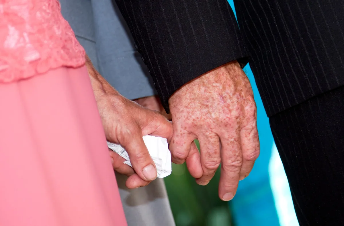 Com Alzheimer e 66 Anos Depois, Ela Ainda é Sua Razão de Viver