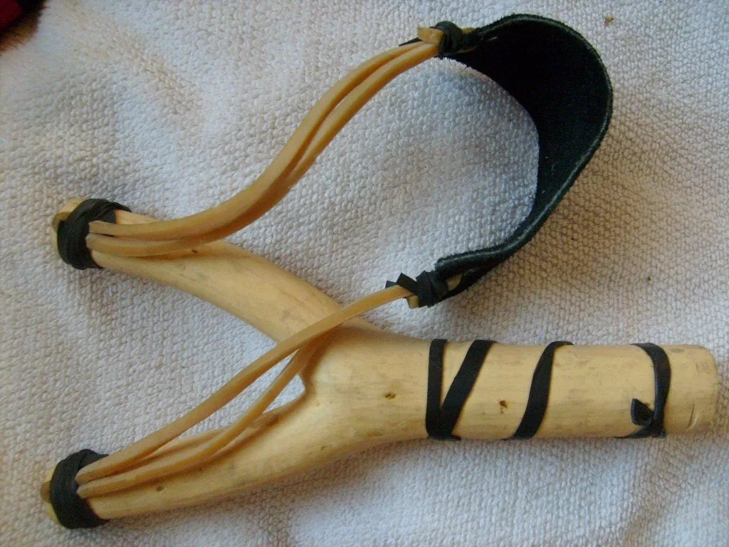 Para Curitibanos, Cetra. Mas Pode Ser Estilingue, Funda, Atiradeira ou Bodoque